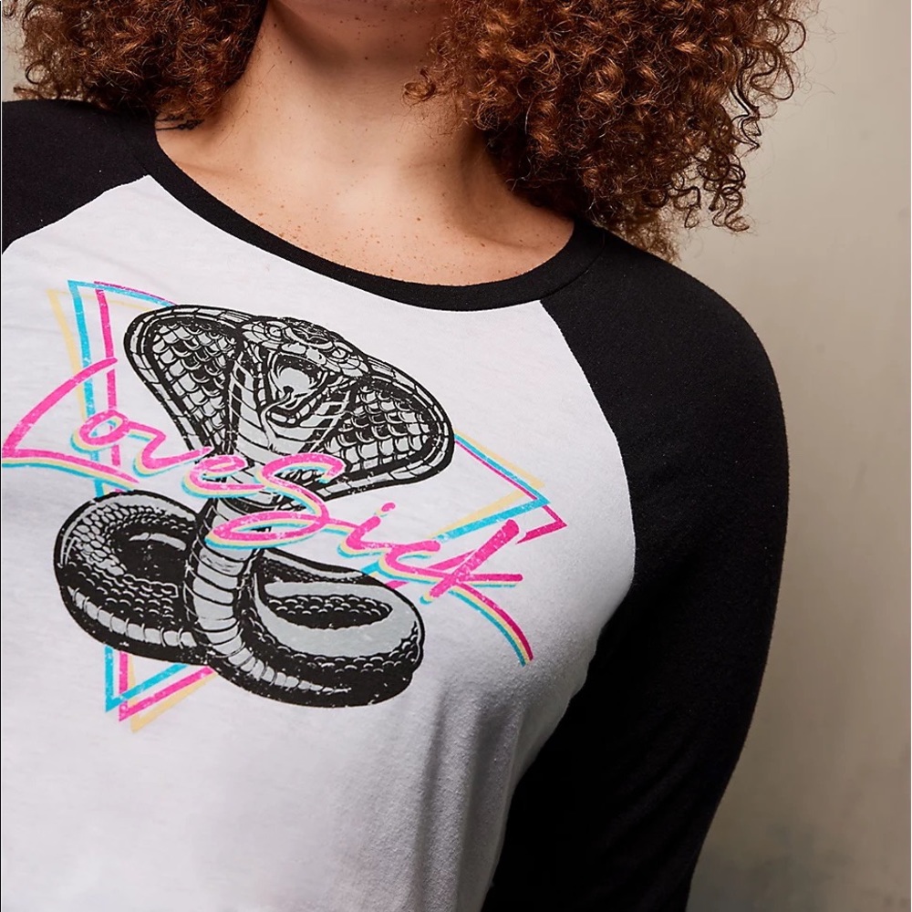 🐍NWT Torrid Lovesick Snake Baseball Shirt 5X🐍